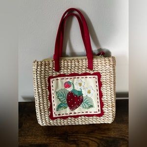 Strawberry Woven cornhusk handbag. Small, Zipper, Retro, picnic vibe.Polka dot